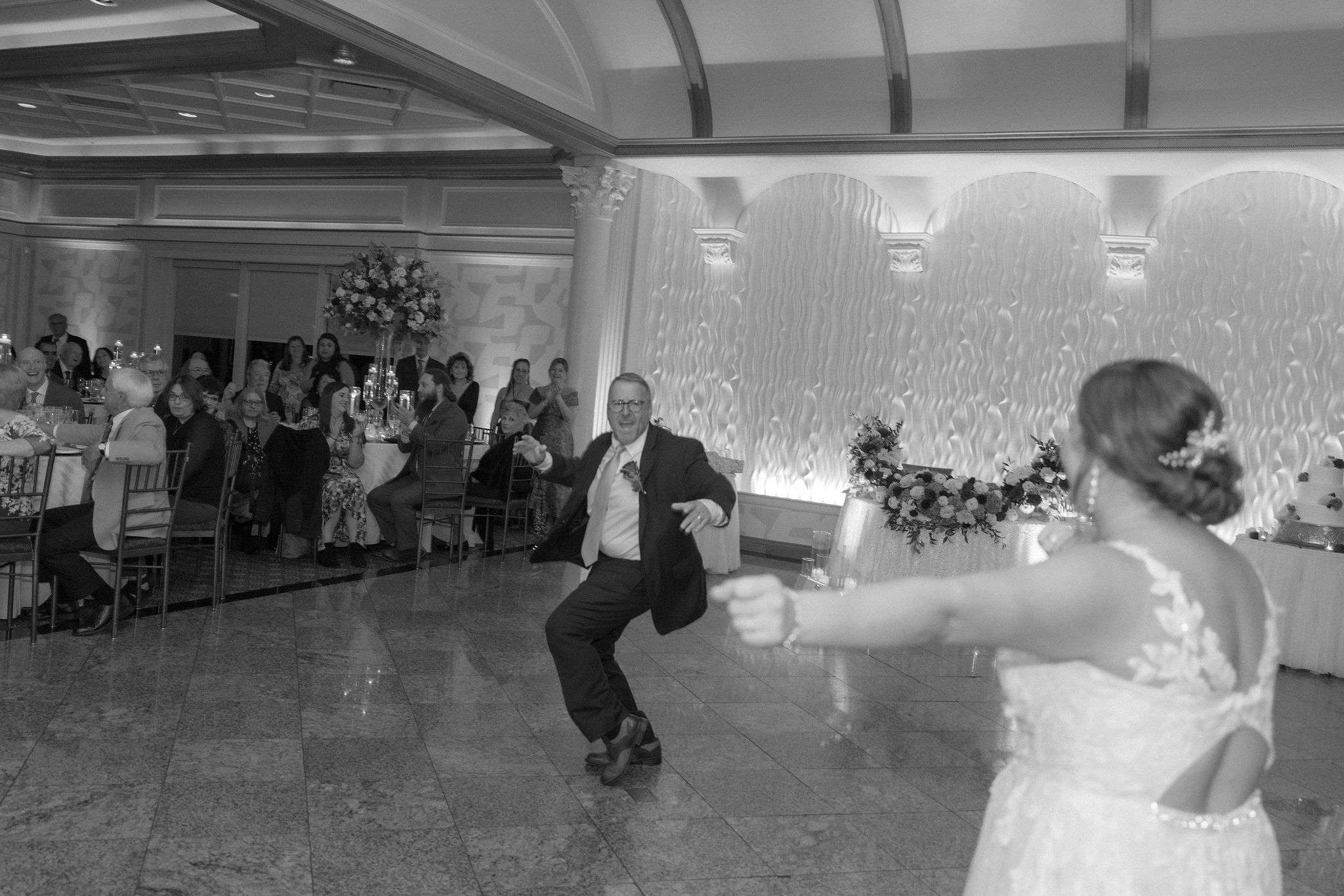 couple dancing wedding reception at giovanni waters edge
