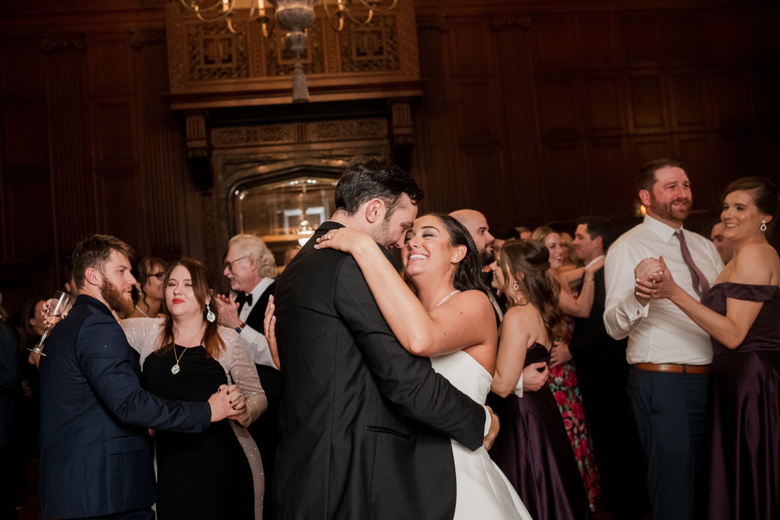 reid castle wedding bride and groom dancing