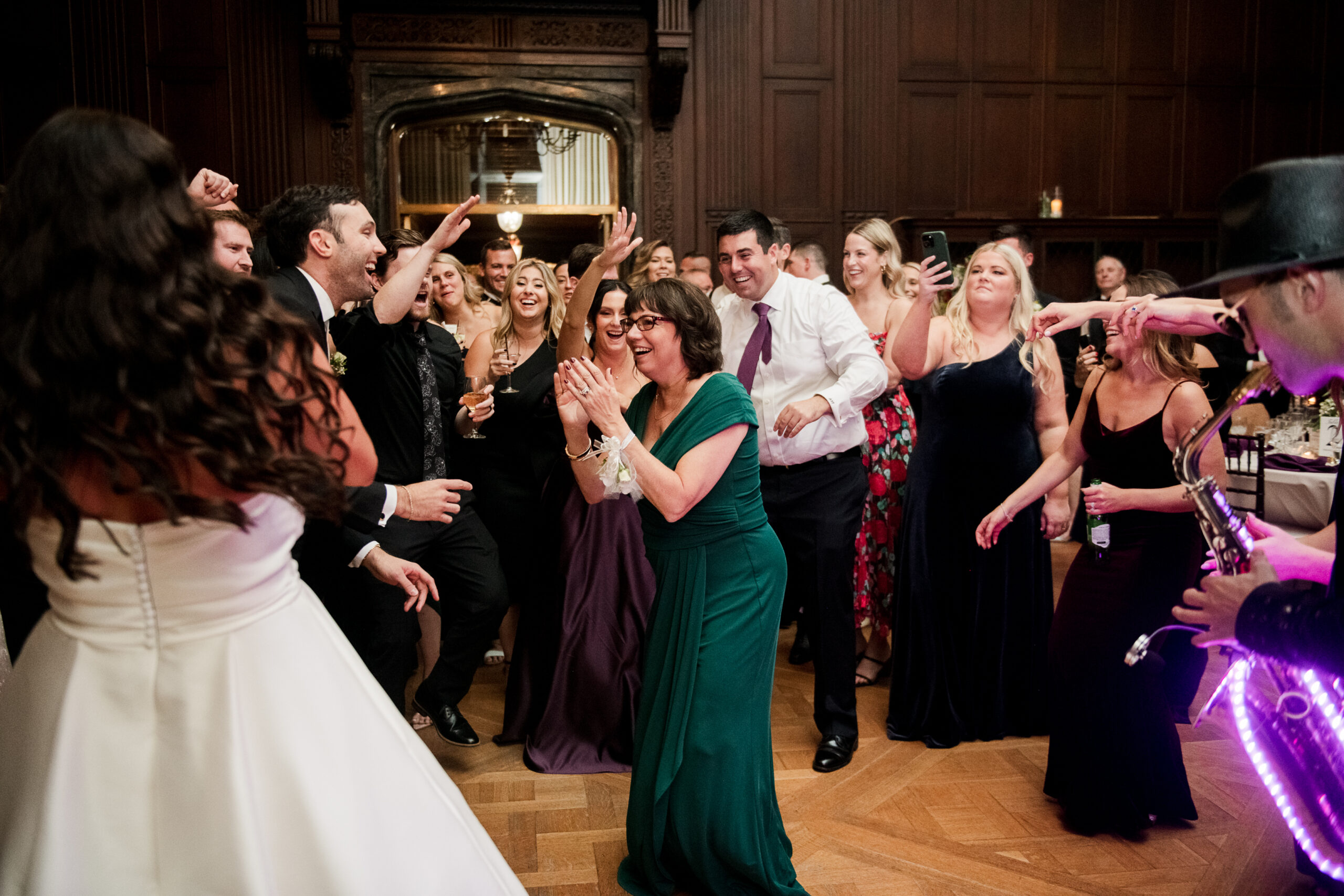 reid castle wedding dance floor with saxophone player